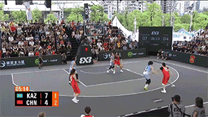 篮球中推人算犯规吗_篮球比赛规则中的推人_篮球比赛中推人属于犯规嘛