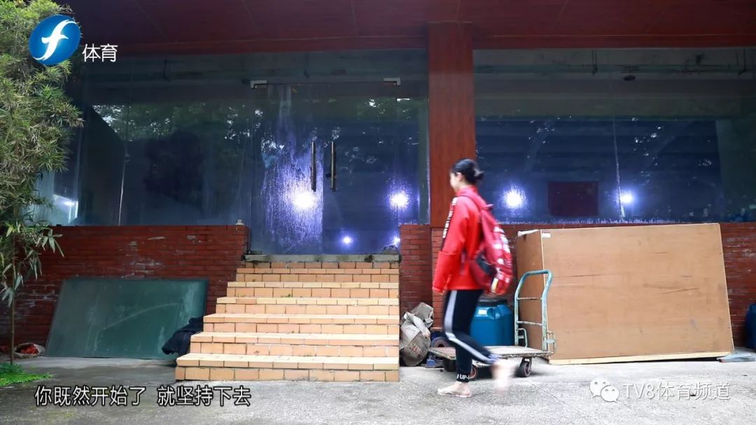 游泳女子冠军蝶泳视频_游泳女子冠军蝶泳名单_女子游泳蝶泳冠军