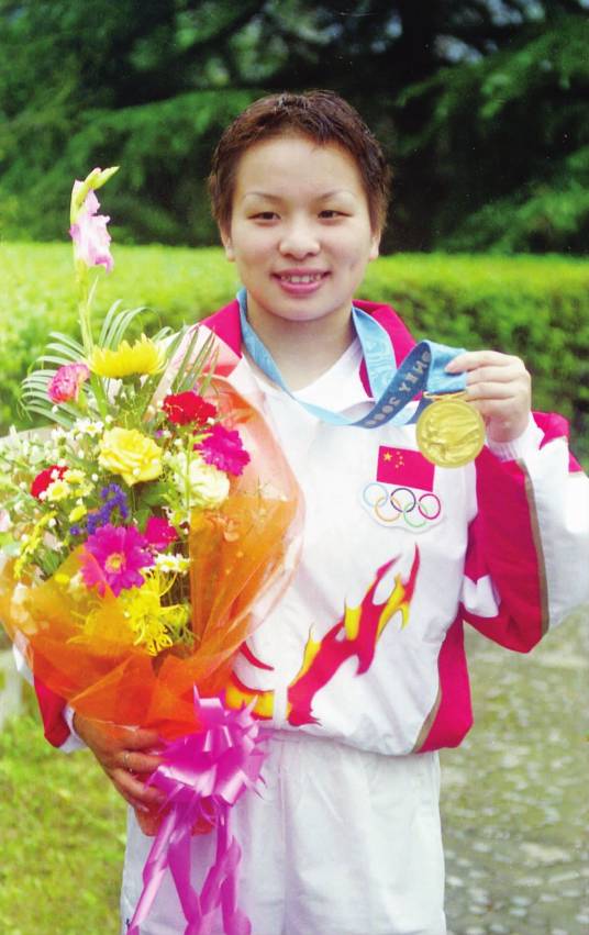 举重女子冠军中国王明娟是谁_中国女子举重冠军王明娟_女子举重奥运冠军王明娟