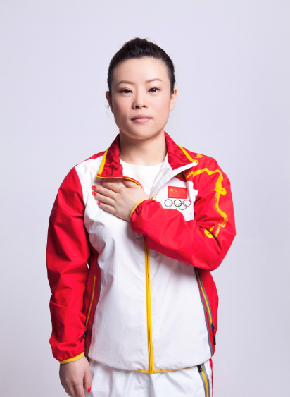 中国女子举重冠军王明娟_举重女子冠军中国王明娟是谁_女子举重奥运冠军王明娟