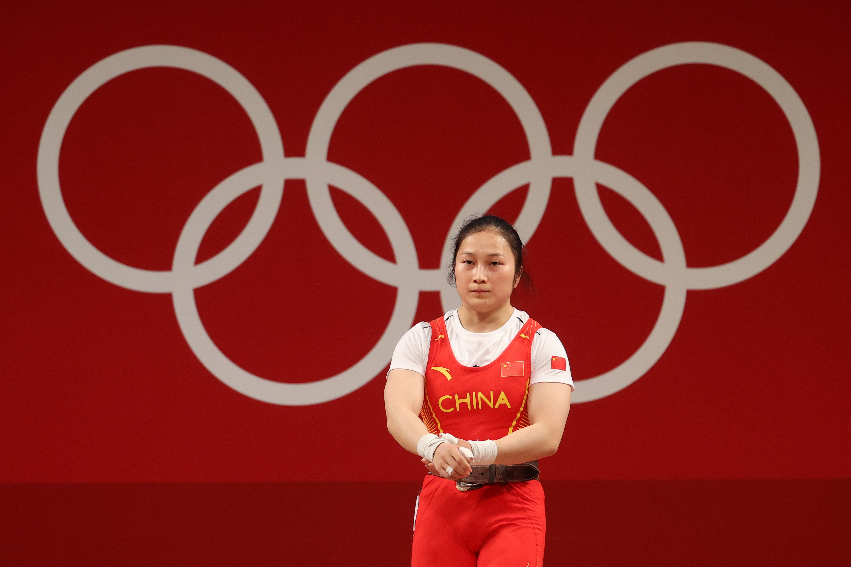 举重冠军王明娟简历_中国女子举重冠军王明娟_举重女子冠军中国王明娟照片