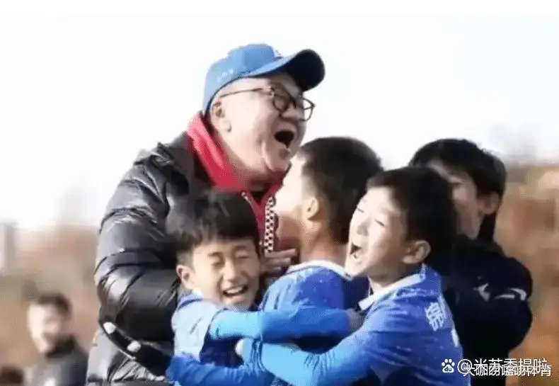 获得世界足球杯冠军国家排名_中国足球世界杯冠军有多强_中国的足球队夺得世界冠军