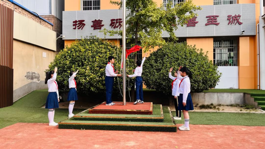 体操校园小学生做的运动_小学生做体操校园_体操校园小学生做操视频