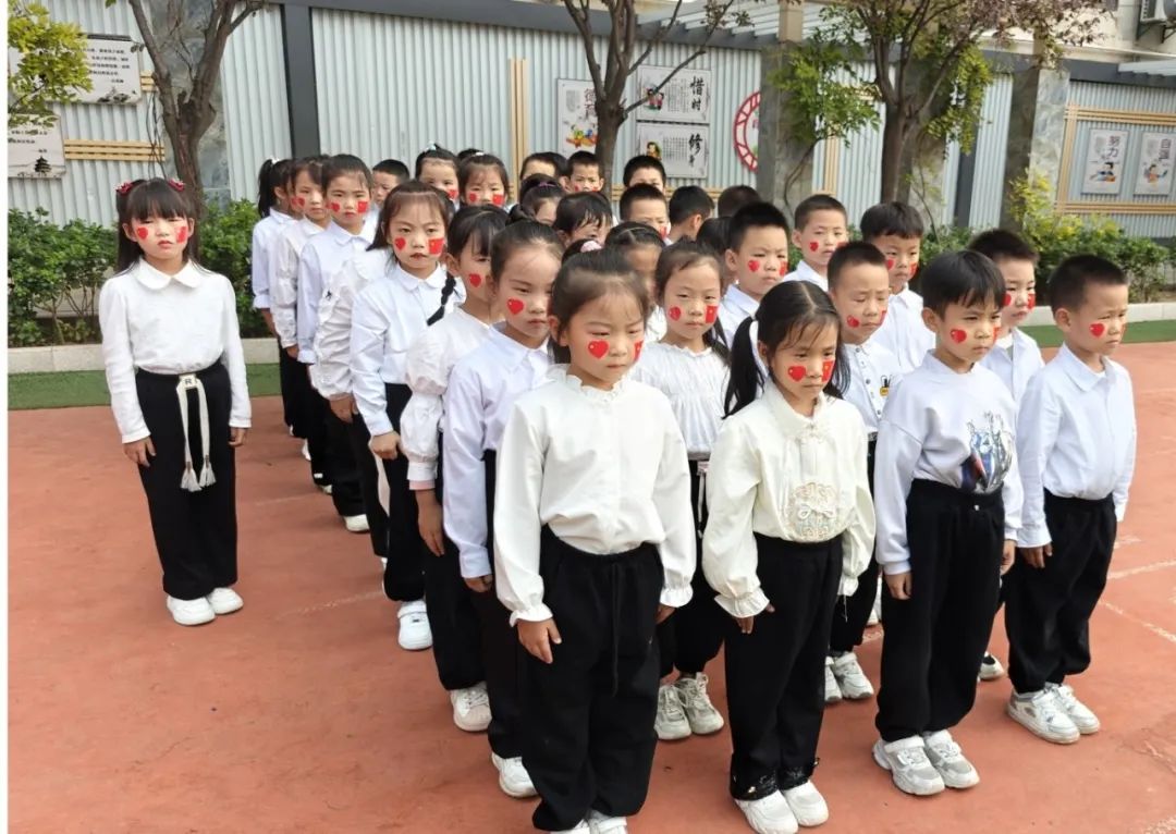 体操校园小学生做操视频_体操校园小学生做的运动_小学生做体操校园