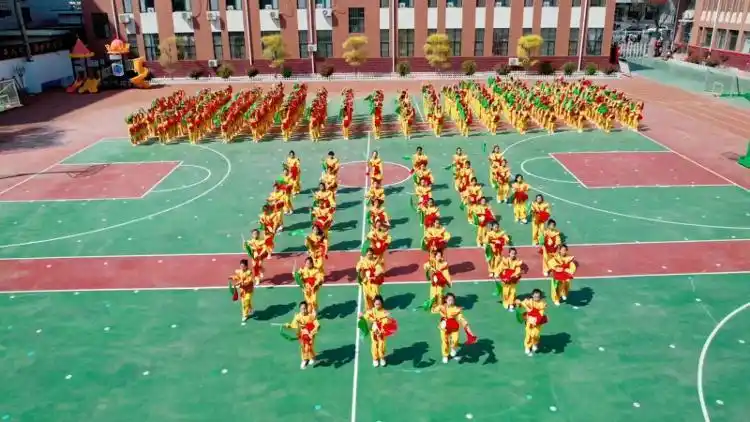 学生体操舞图_体操舞动_学生体操舞教学视频