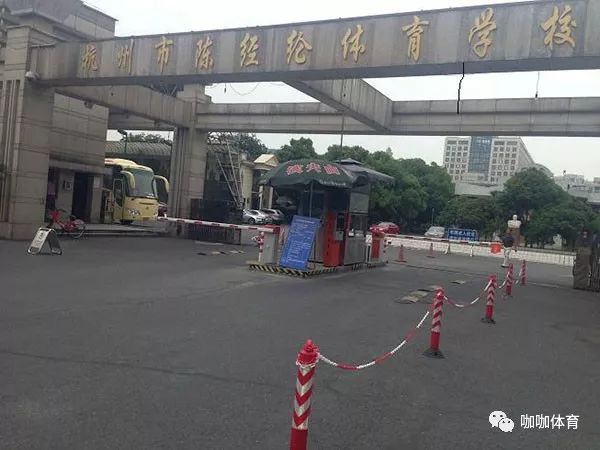 游泳冠军人_游泳冠军教游泳_如何训练成游泳冠军
