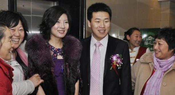 杜国莲游泳冠军_游泳冠军杜颖颖_杜莲英