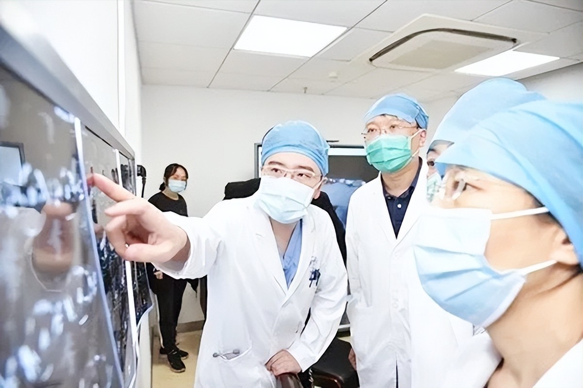 肝癌晚期一年后的生活方式_晚期肝癌方式生活后会传染吗_肝癌晚期回家能撑多久