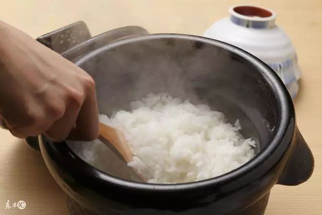 电饭煲生活小窍门_电饭煲怎样做饭才好吃_电饭煲如何做饭
